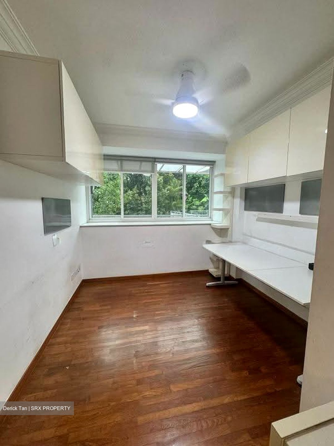 The Esparis (D18), Condominium #635527861